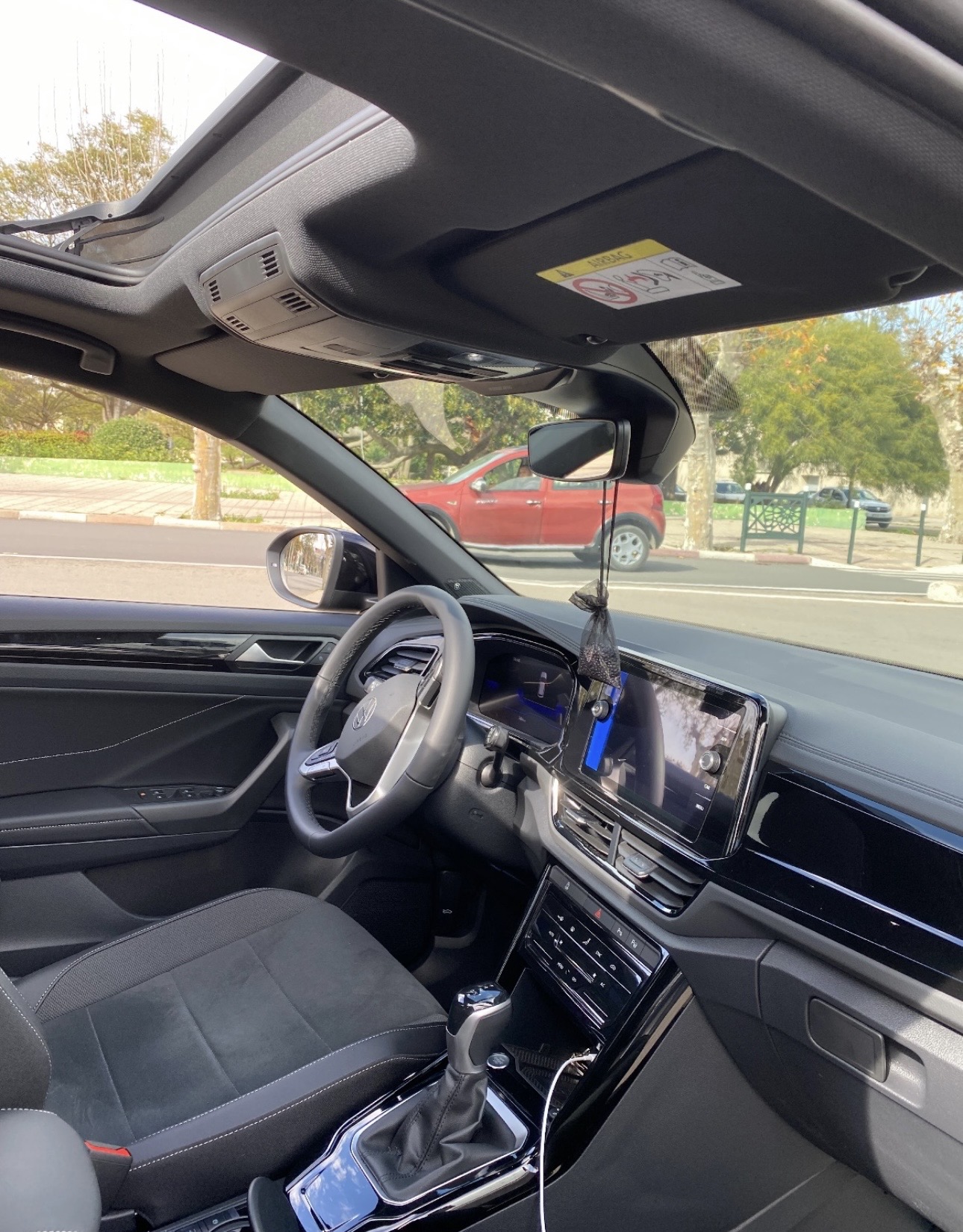 Volkswagen T-ROC 2